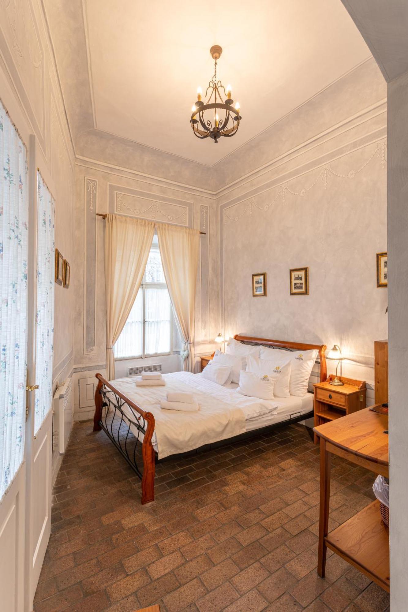 Loreta Hotel Prague Extérieur photo