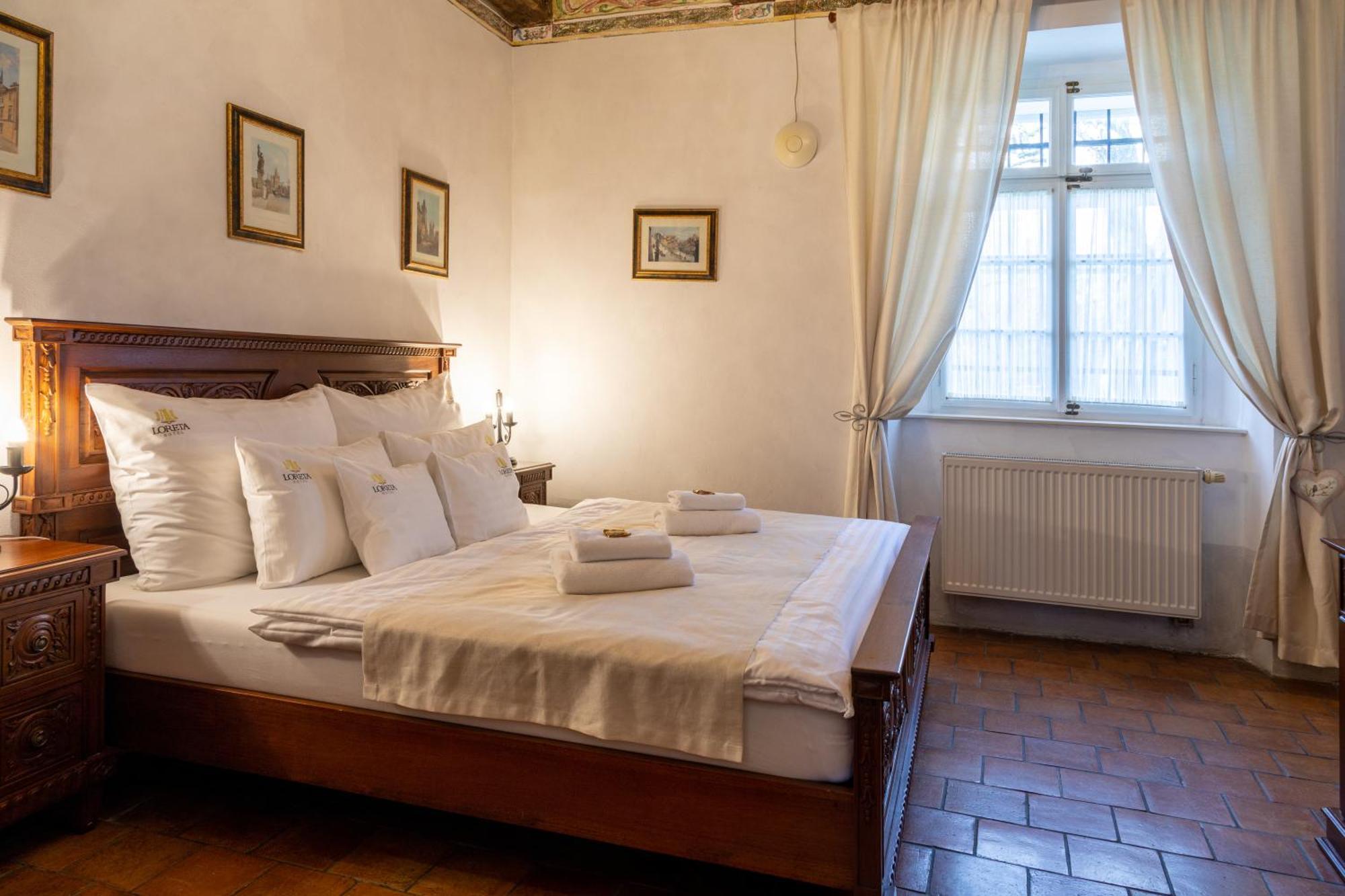 Loreta Hotel Prague Extérieur photo
