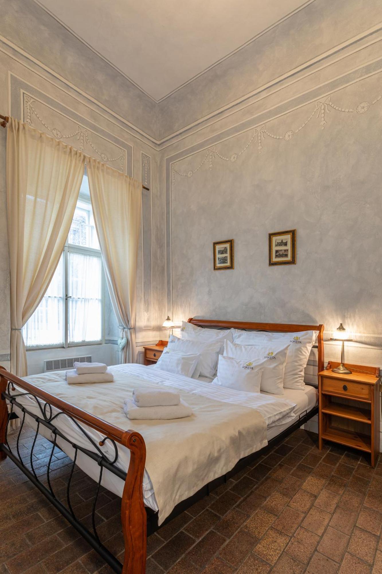 Loreta Hotel Prague Extérieur photo