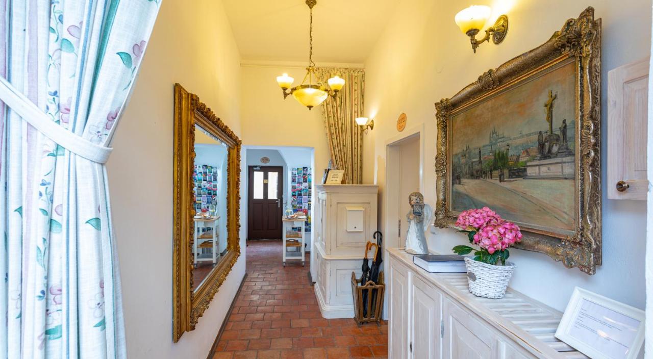 Loreta Hotel Prague Extérieur photo